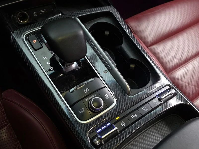 Kia Stinger 3.3 Turbo 2WD| 365к.с., снимка 9 - Автомобили и джипове - 56199616