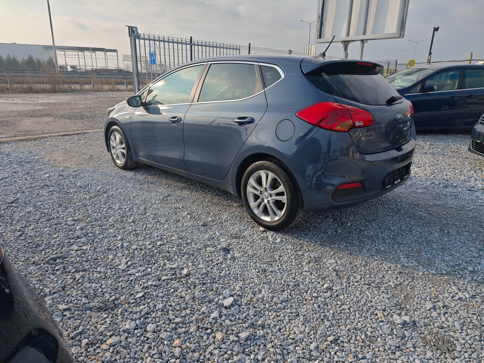 Kia Ceed 1.4i 100к.с - изображение 6