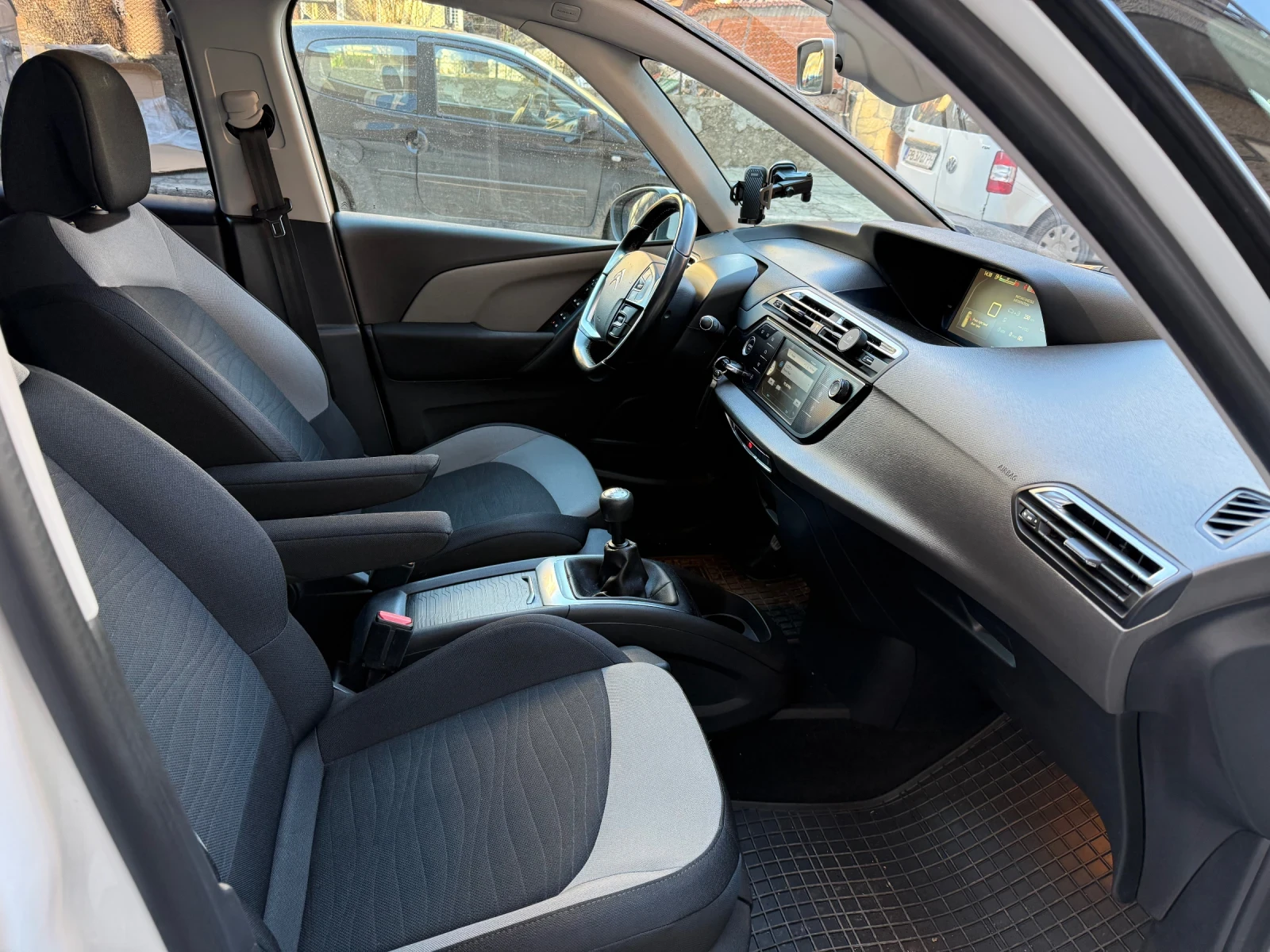 Citroen Grand C4 Picasso 1.6 blue hdi 120 кс 2016г - изображение 9