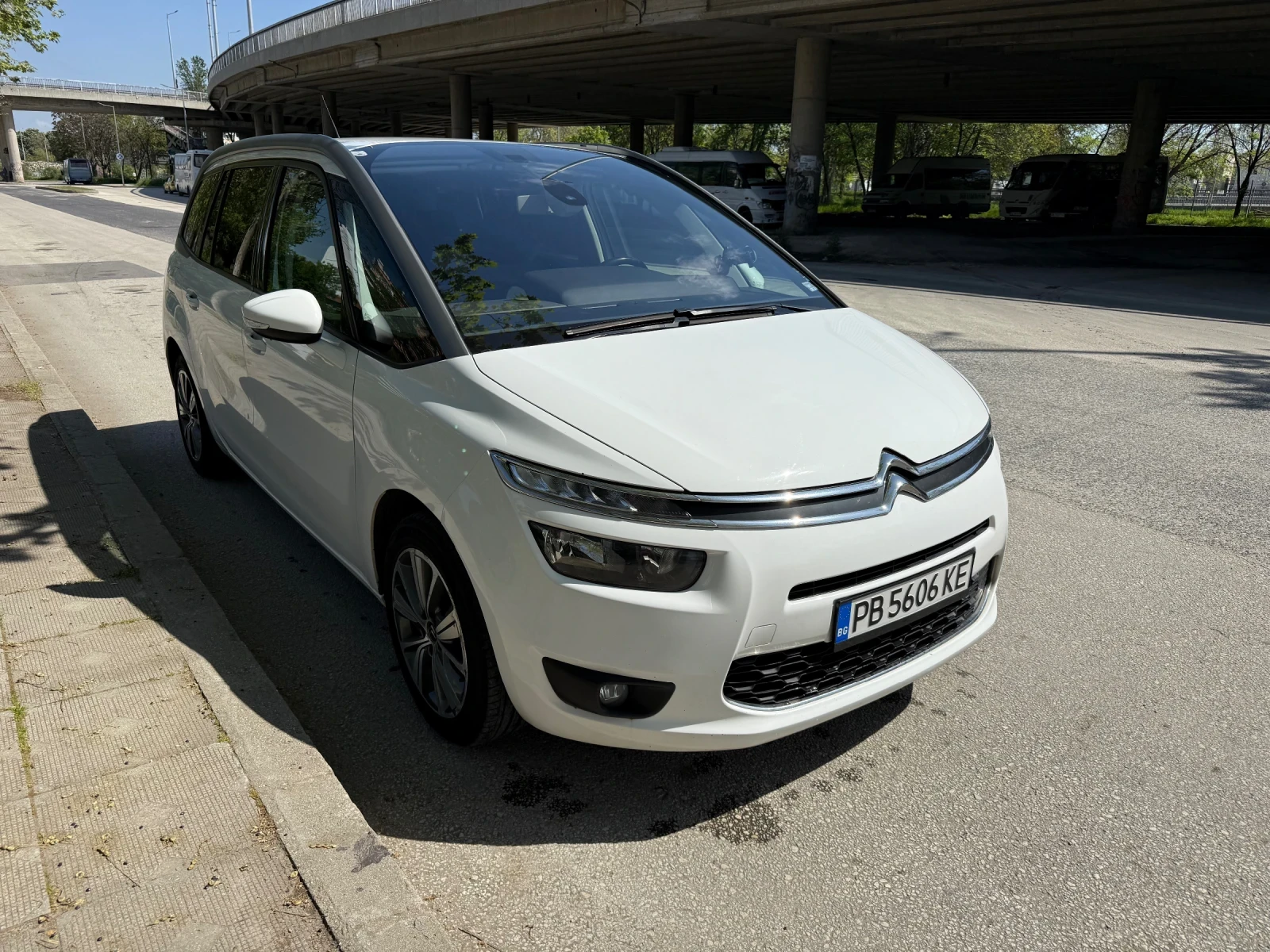 Citroen Grand C4 Picasso 1.6 blue hdi 120 кс 2016г - изображение 2