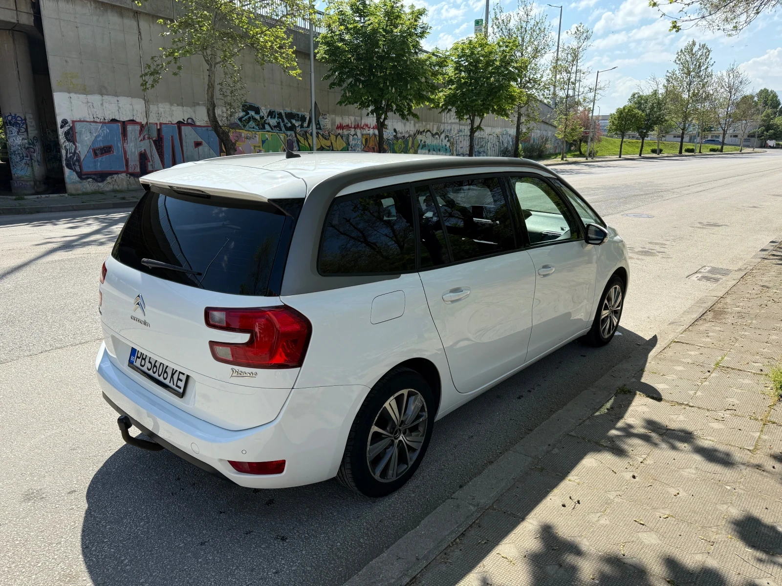 Citroen Grand C4 Picasso 1.6 blue hdi 120 кс 2016г - изображение 4