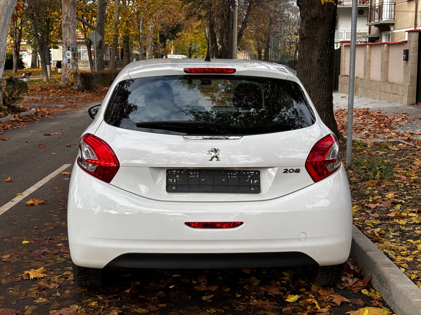Peugeot 208 1.0i - изображение 3