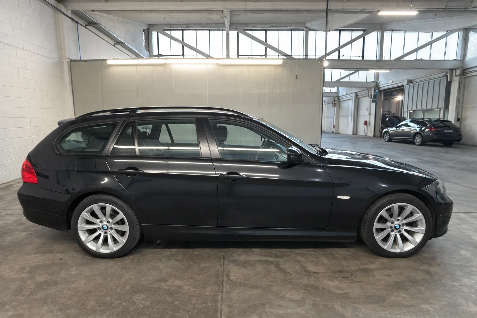 BMW 320 FACE LIFT - изображение 4