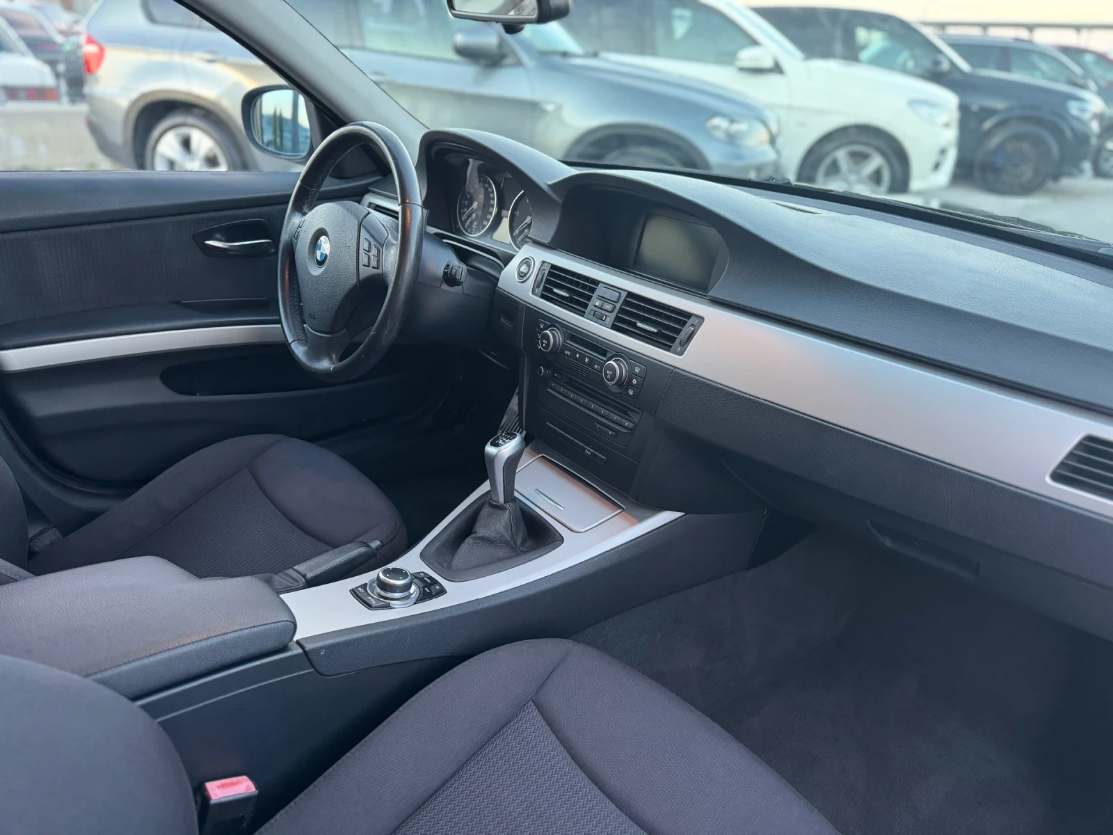 BMW 320 FACE LIFT, снимка 12 - Автомобили и джипове - 53421576