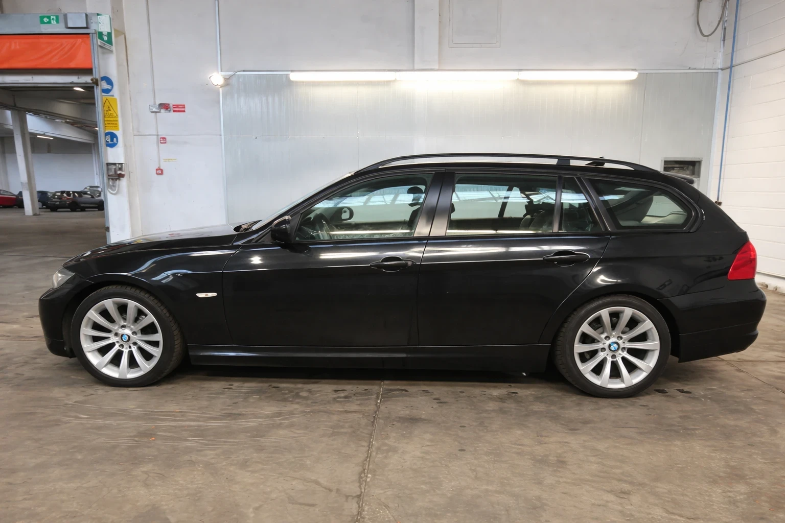 BMW 320 FACE LIFT - изображение 8