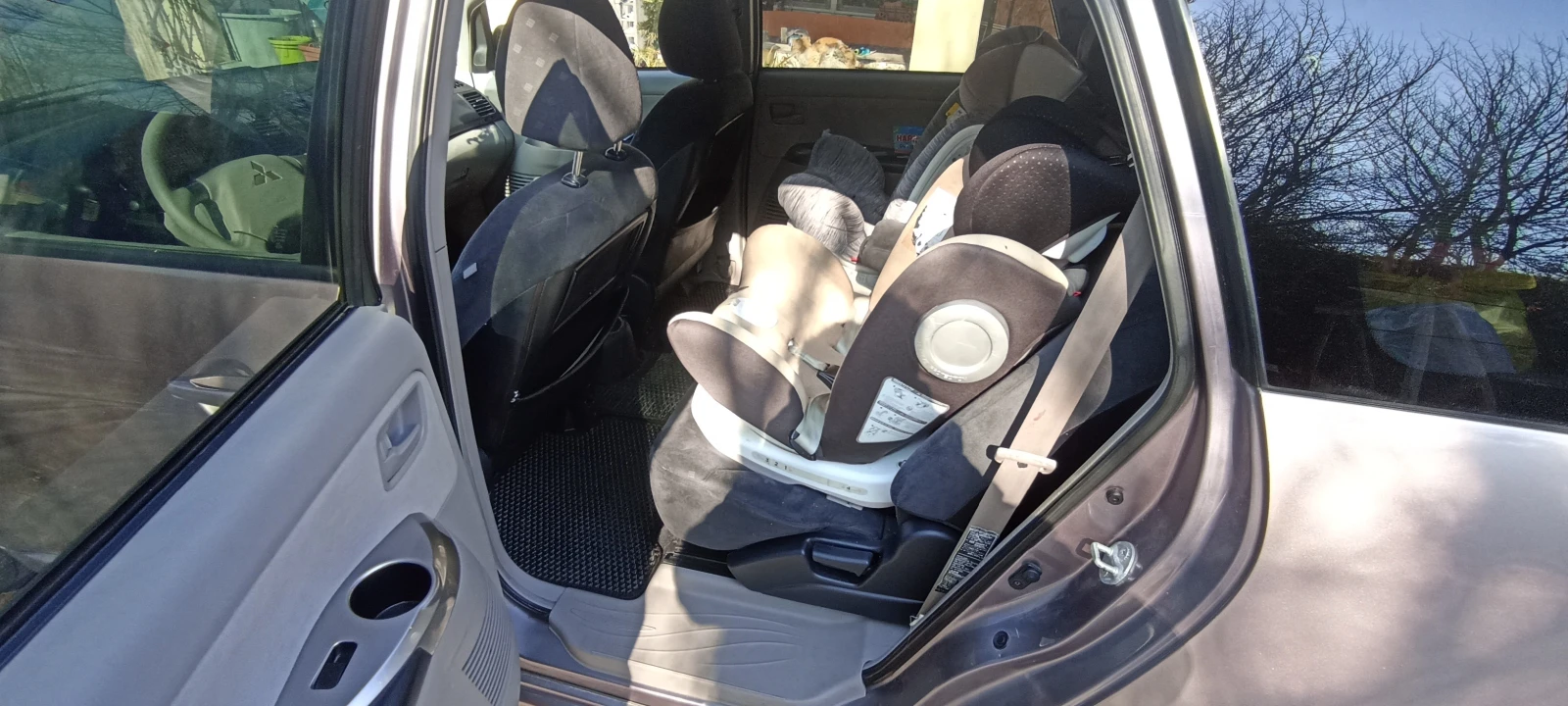 Mitsubishi Grandis 2.4i - изображение 8