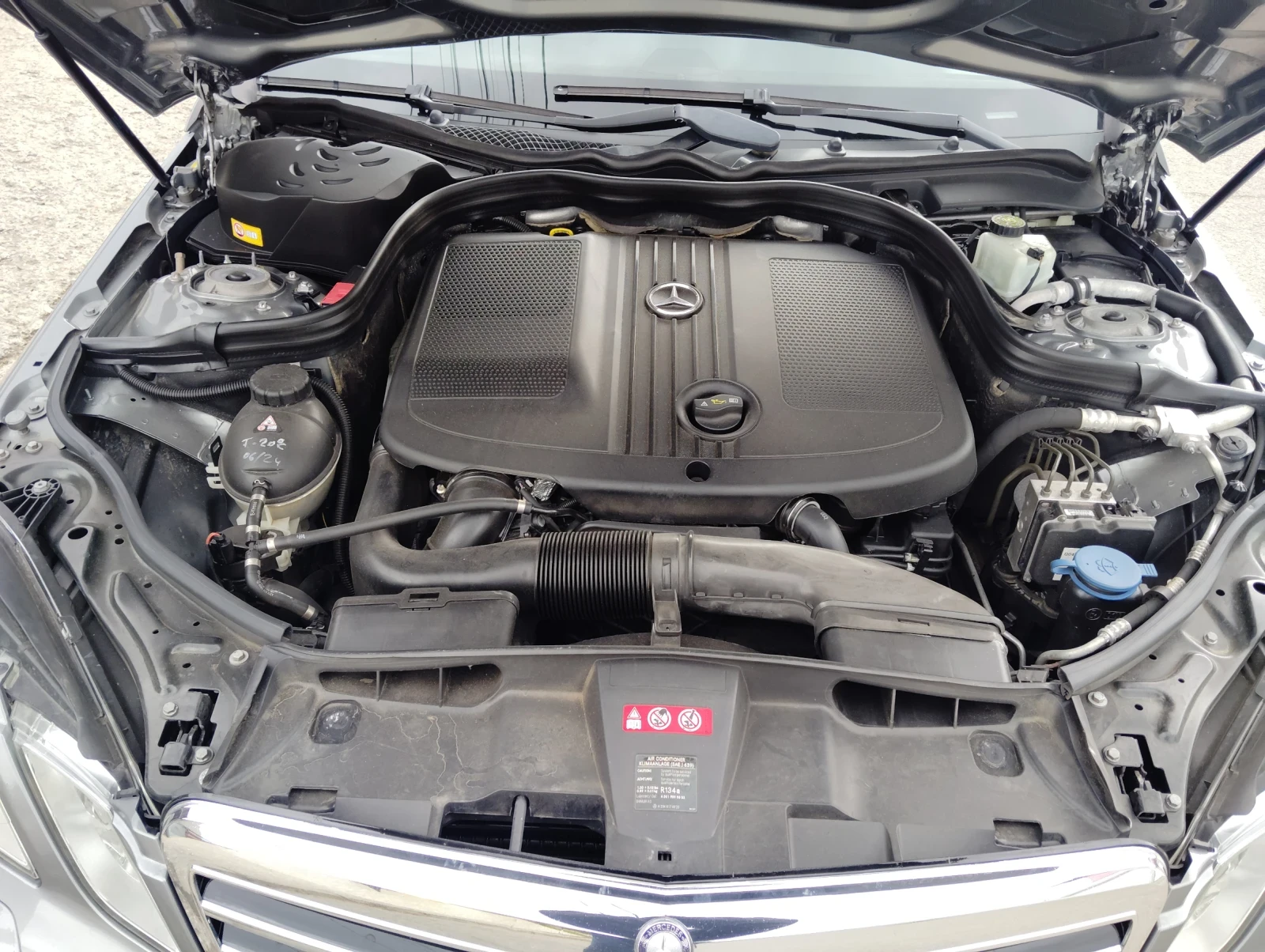 Mercedes-Benz E 250, снимка 6 - Автомобили и джипове - 53913754