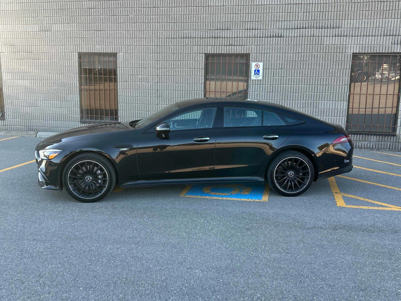 Mercedes-Benz GT 53AMG * * CARFAX * * АВТО КРЕДИТ * * , снимка 5 - Автомобили и джипове - 53937520