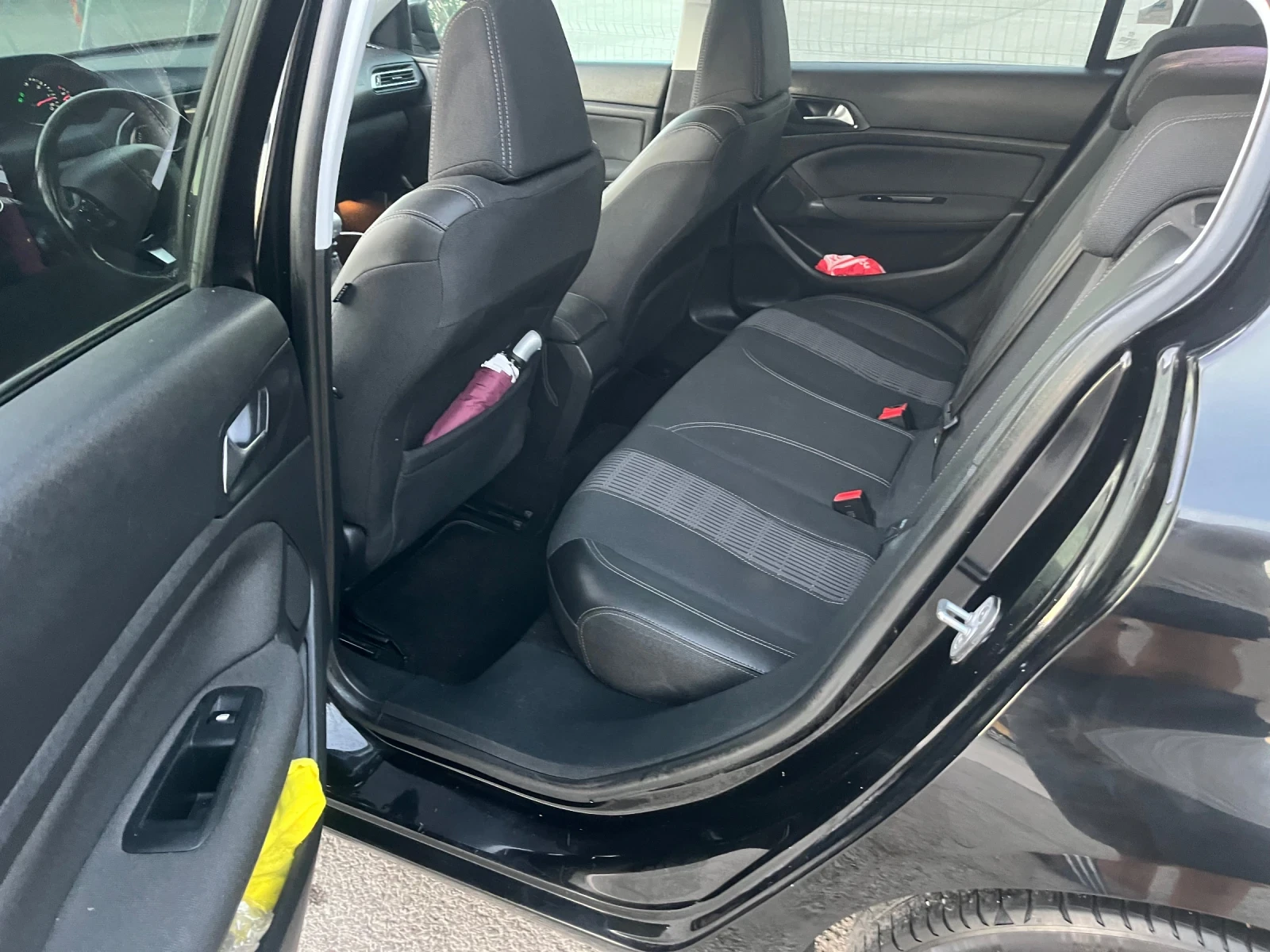 Peugeot 308 1.5D, снимка 10 - Автомобили и джипове - 53938067