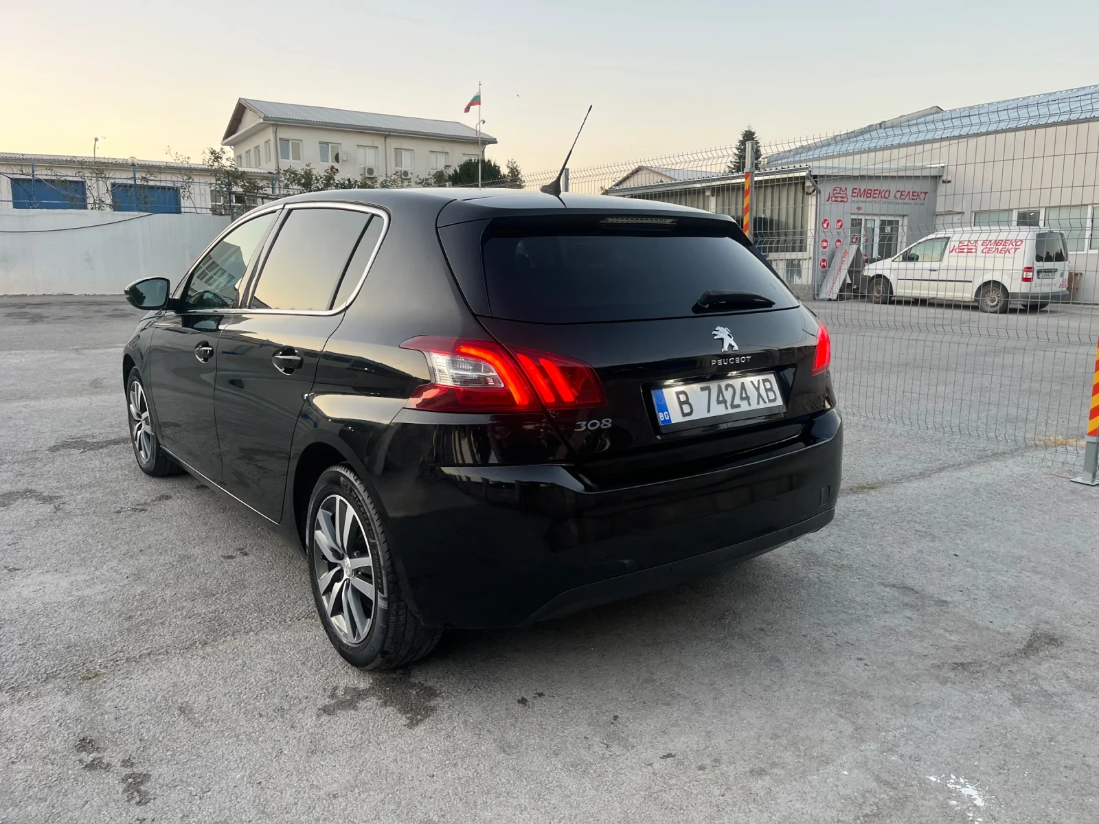 Peugeot 308 1.5D, снимка 5 - Автомобили и джипове - 53938067