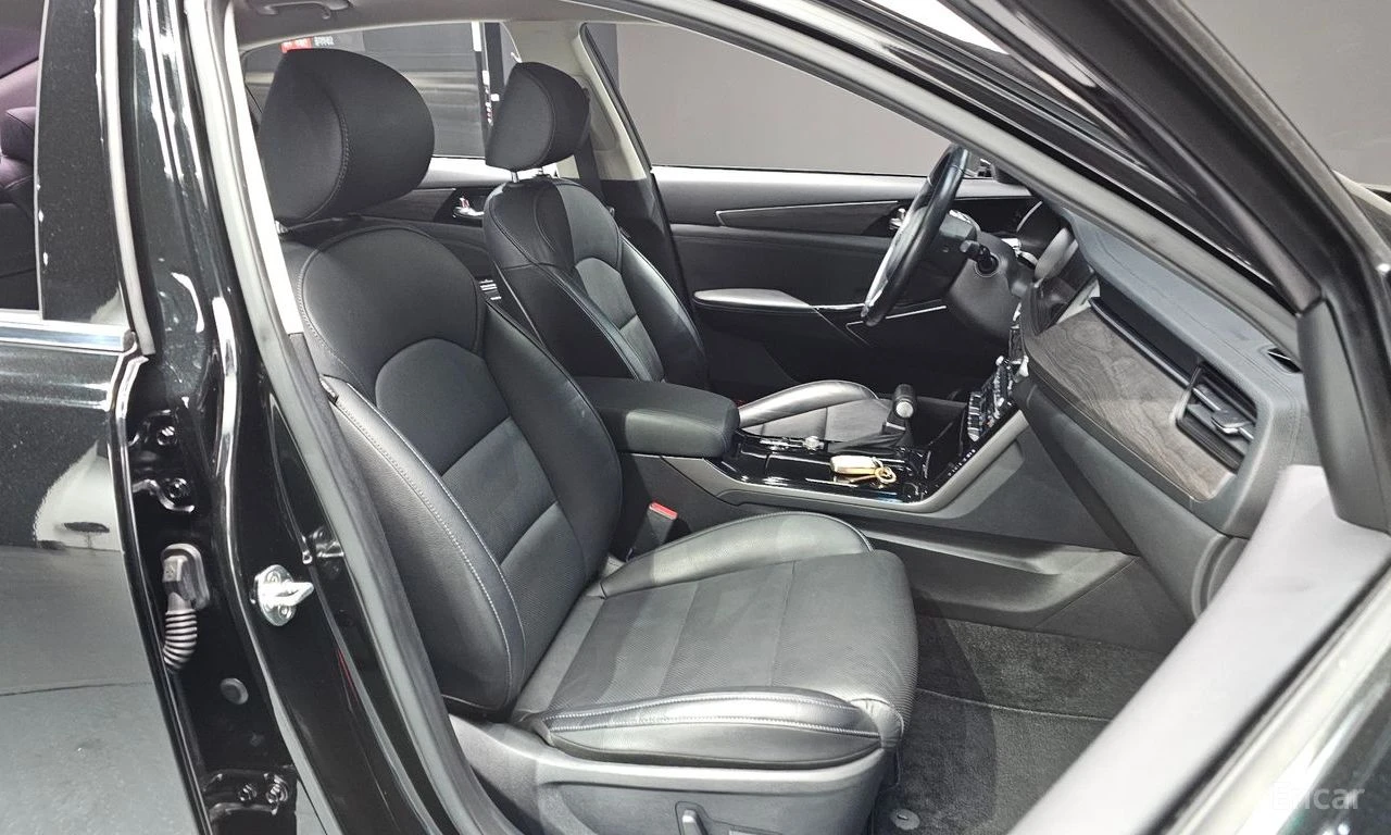 Kia K7 3.0* LPI* PREMIUM* ПОДГРЕВ* ОБДУХВАНЕ* 360КАМЕРА* , снимка 13 - Автомобили и джипове - 54576796
