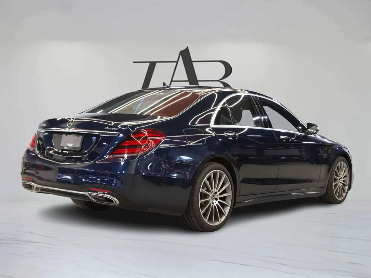 Mercedes-Benz 560 AMG-ПАКЕТ| МАСAЖ| BURMESTER| HUD| ОБДУХВАНЕ| , снимка 4 - Автомобили и джипове - 55218707