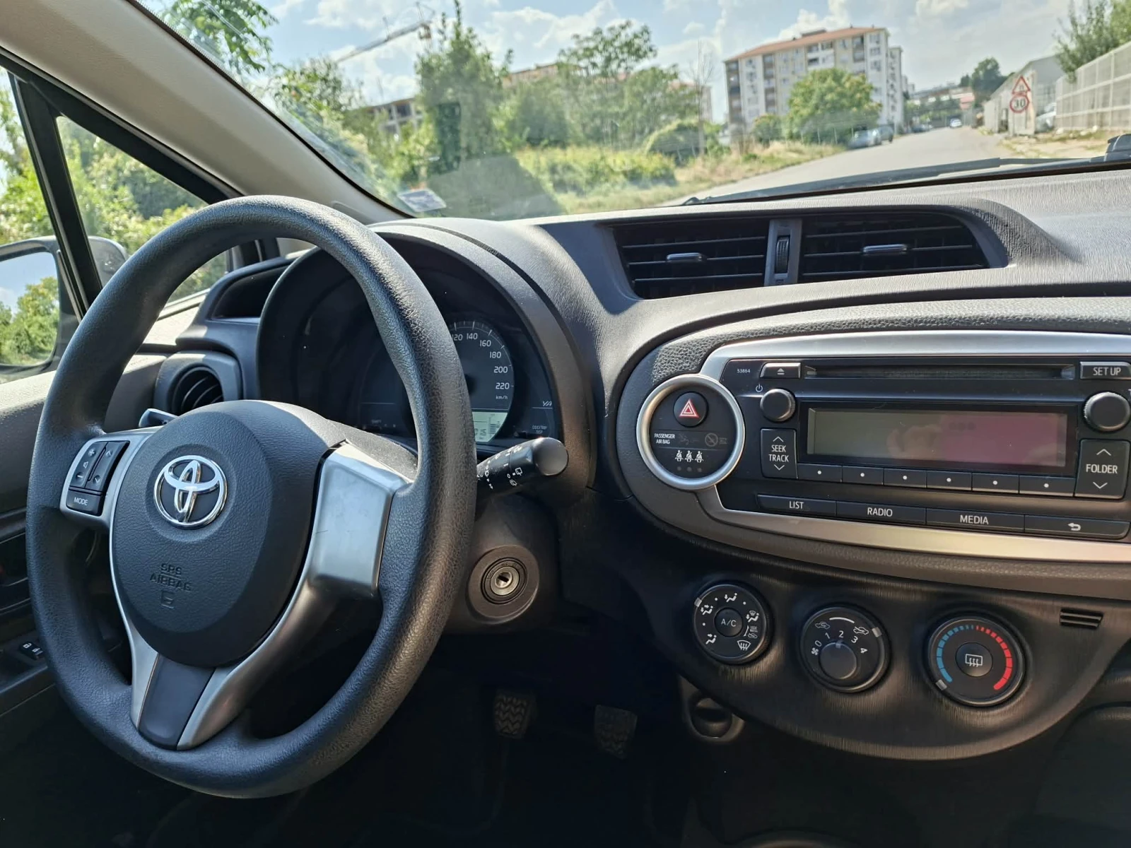 Toyota Yaris, снимка 8 - Автомобили и джипове - 55609645