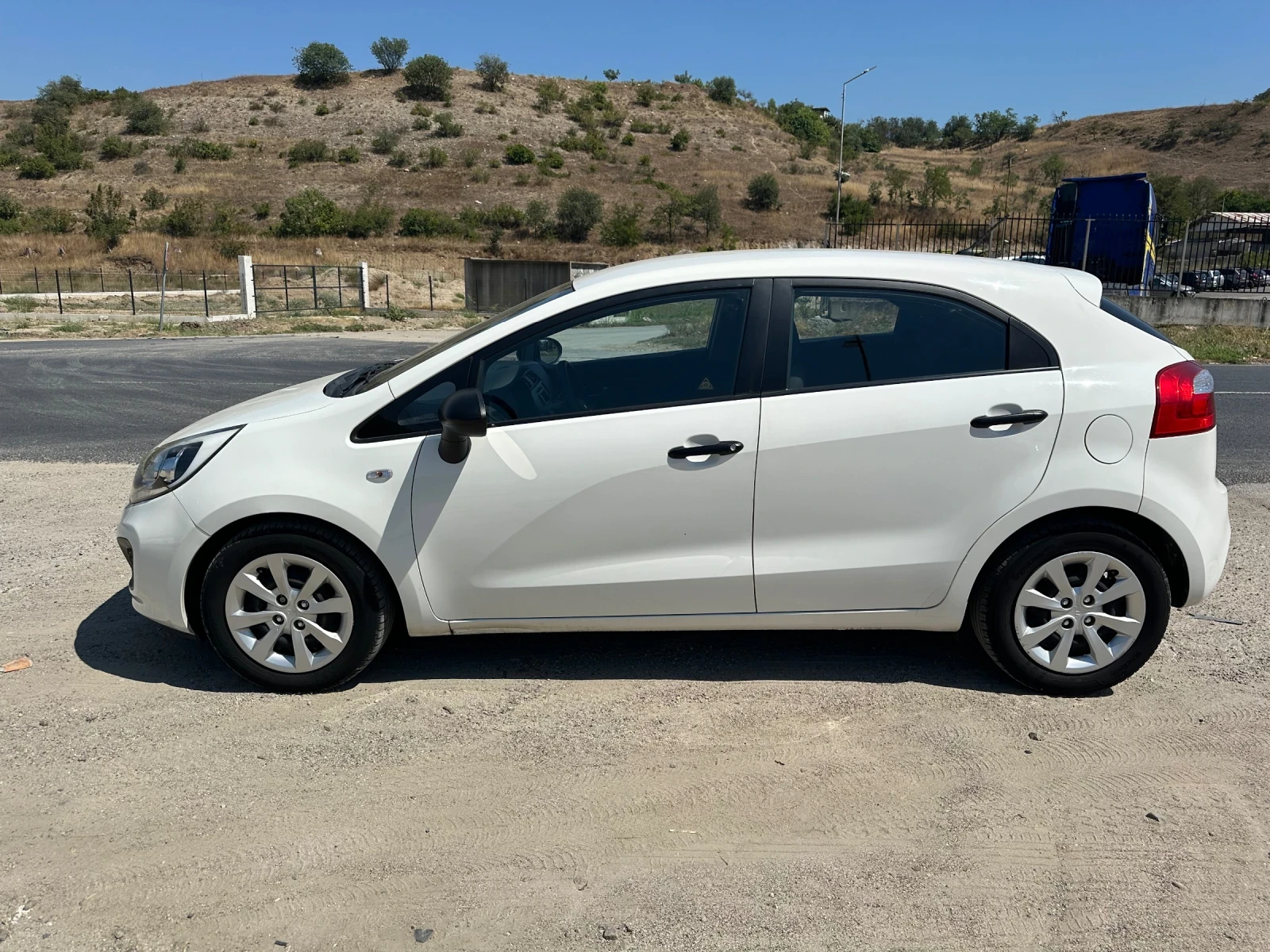 Kia Rio 1.25i 85ph EURO5B, снимка 3 - Автомобили и джипове - 55641296