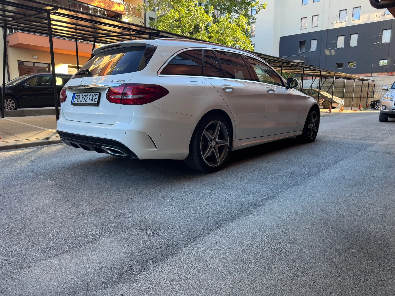 Mercedes-Benz C 250 4-MATIC, AMG LINE, снимка 4 - Автомобили и джипове - 56120706