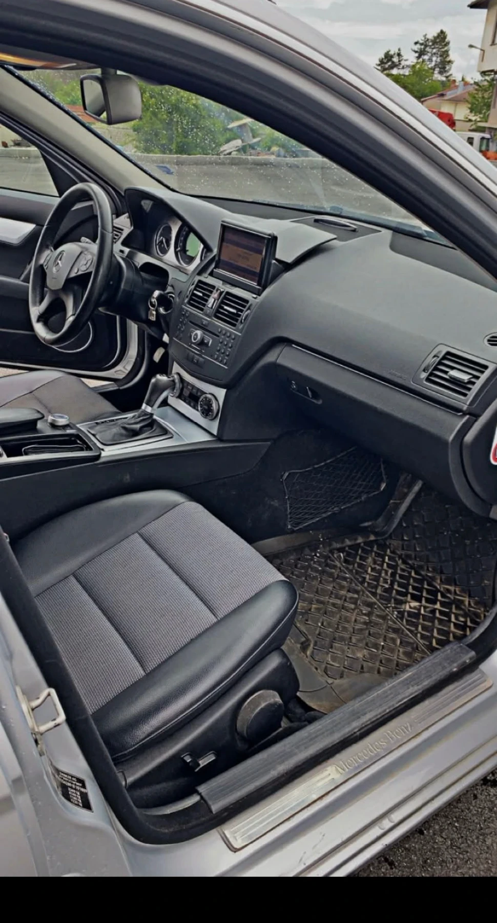 Mercedes-Benz C 320, снимка 5 - Автомобили и джипове - 56181732