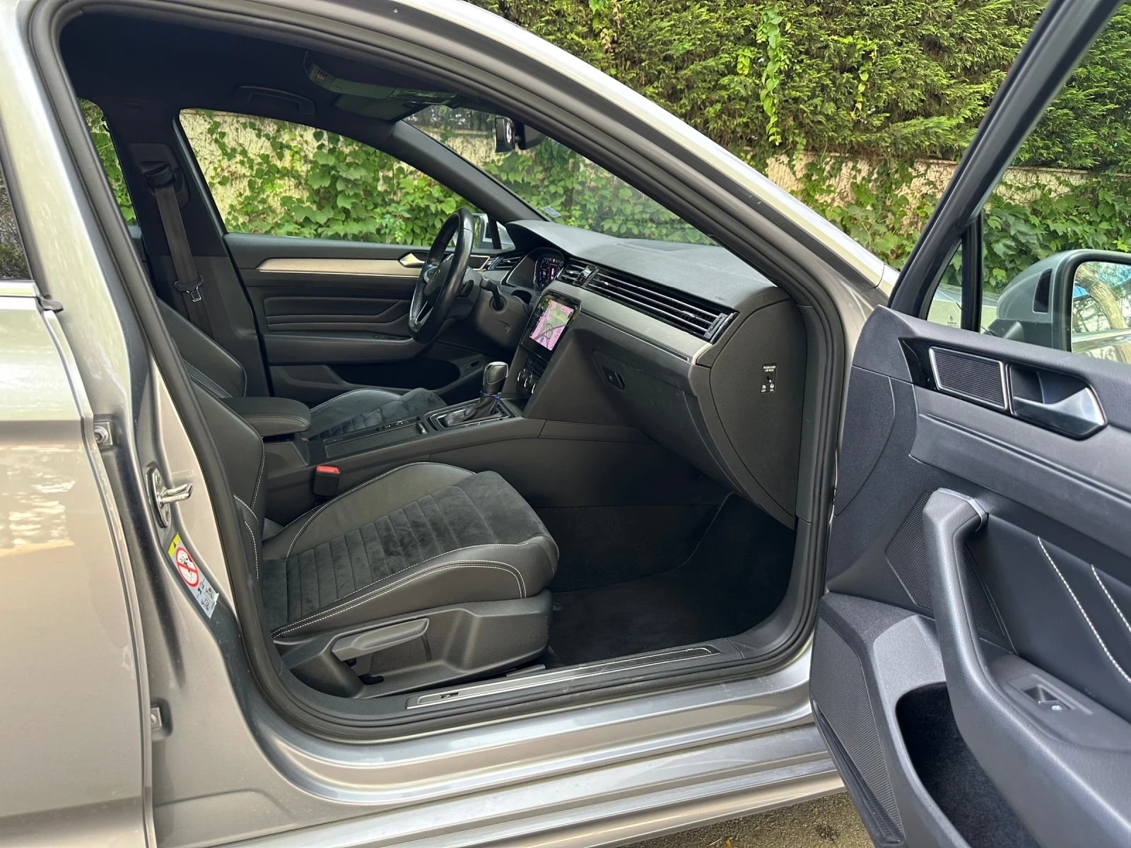 VW Passat R-Line 2.0 TSI 190 , снимка 12 - Автомобили и джипове - 56224368