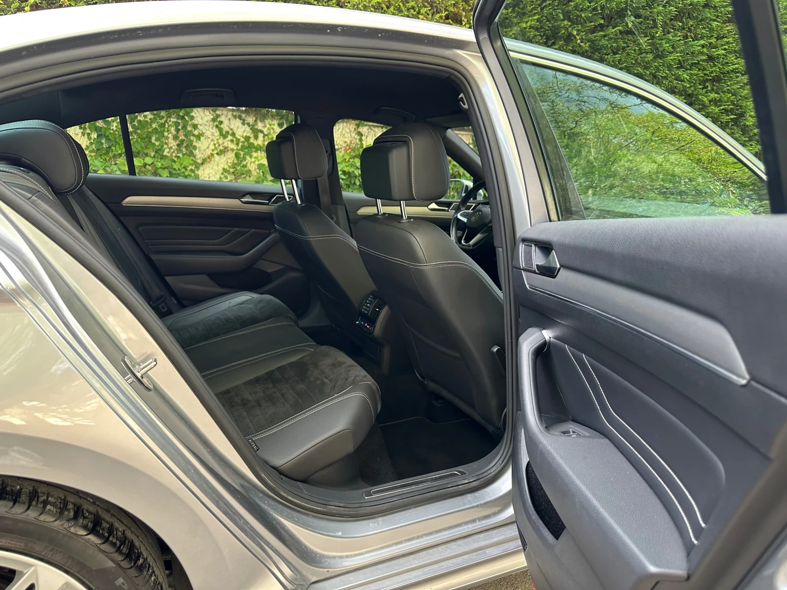 VW Passat R-Line 2.0 TSI 190 , снимка 13 - Автомобили и джипове - 56224368