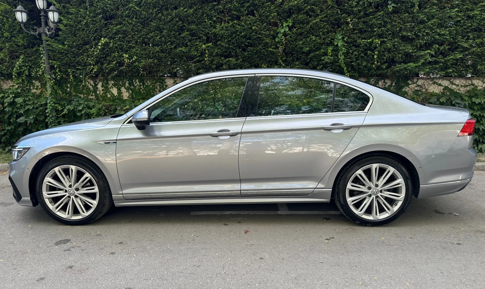 VW Passat R-Line 2.0 TSI 190 , снимка 5 - Автомобили и джипове - 56224368
