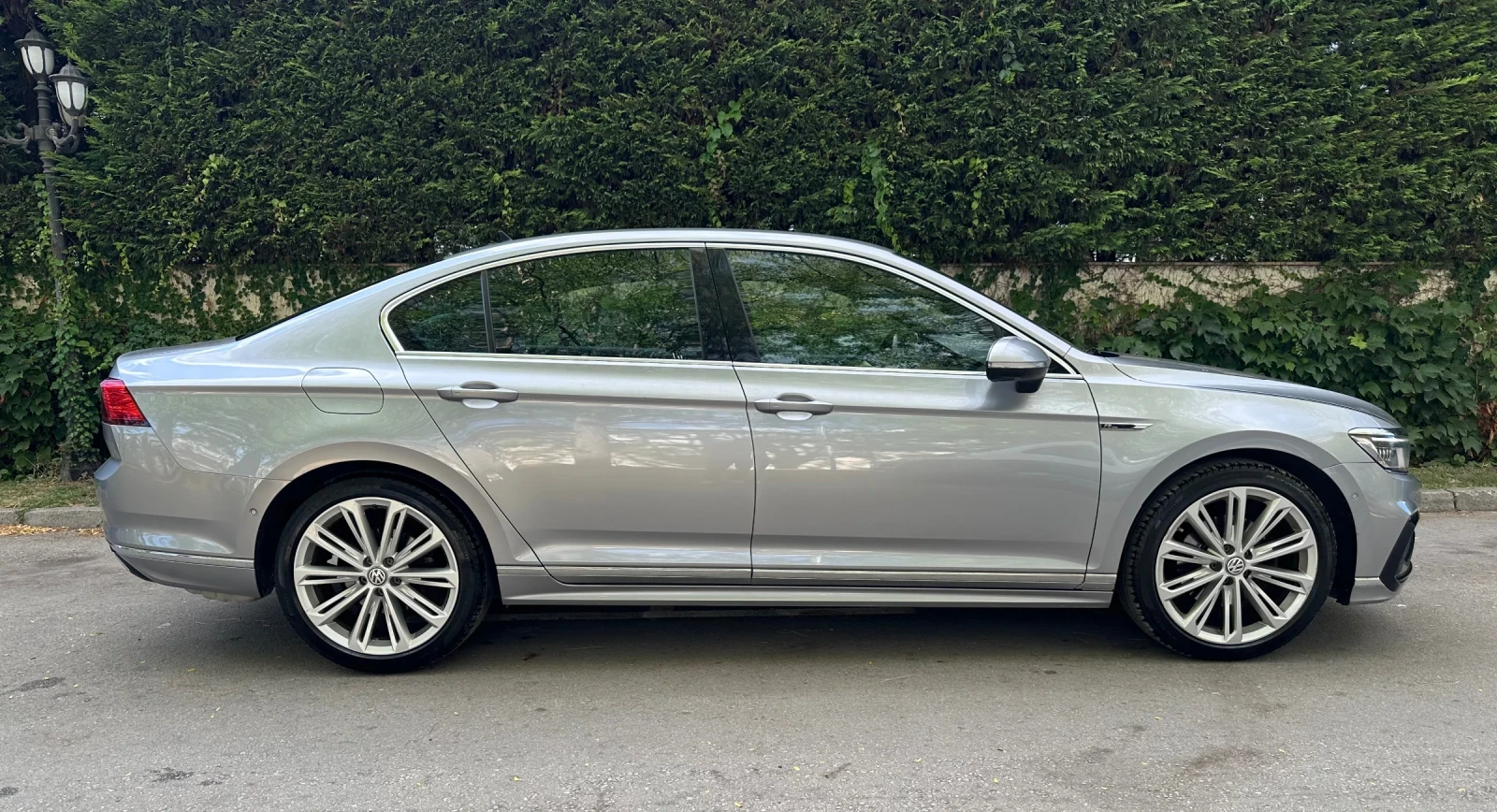 VW Passat R-Line 2.0 TSI 190 , снимка 9 - Автомобили и джипове - 56224368