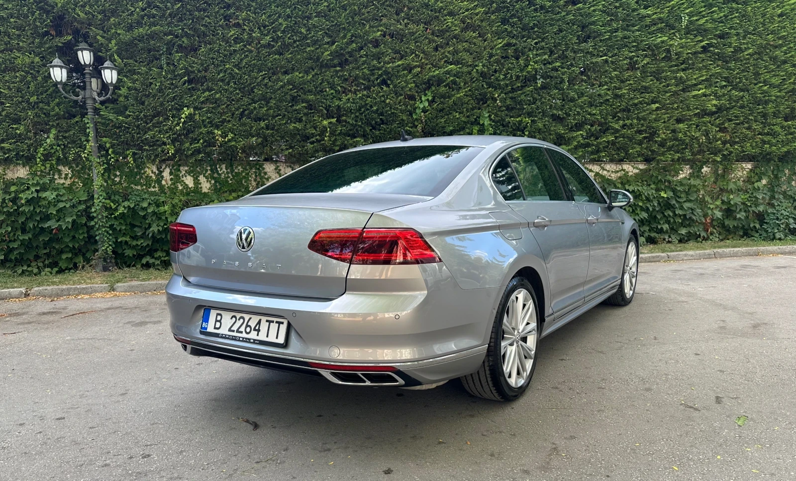 VW Passat R-Line 2.0 TSI 190 , снимка 8 - Автомобили и джипове - 56224368