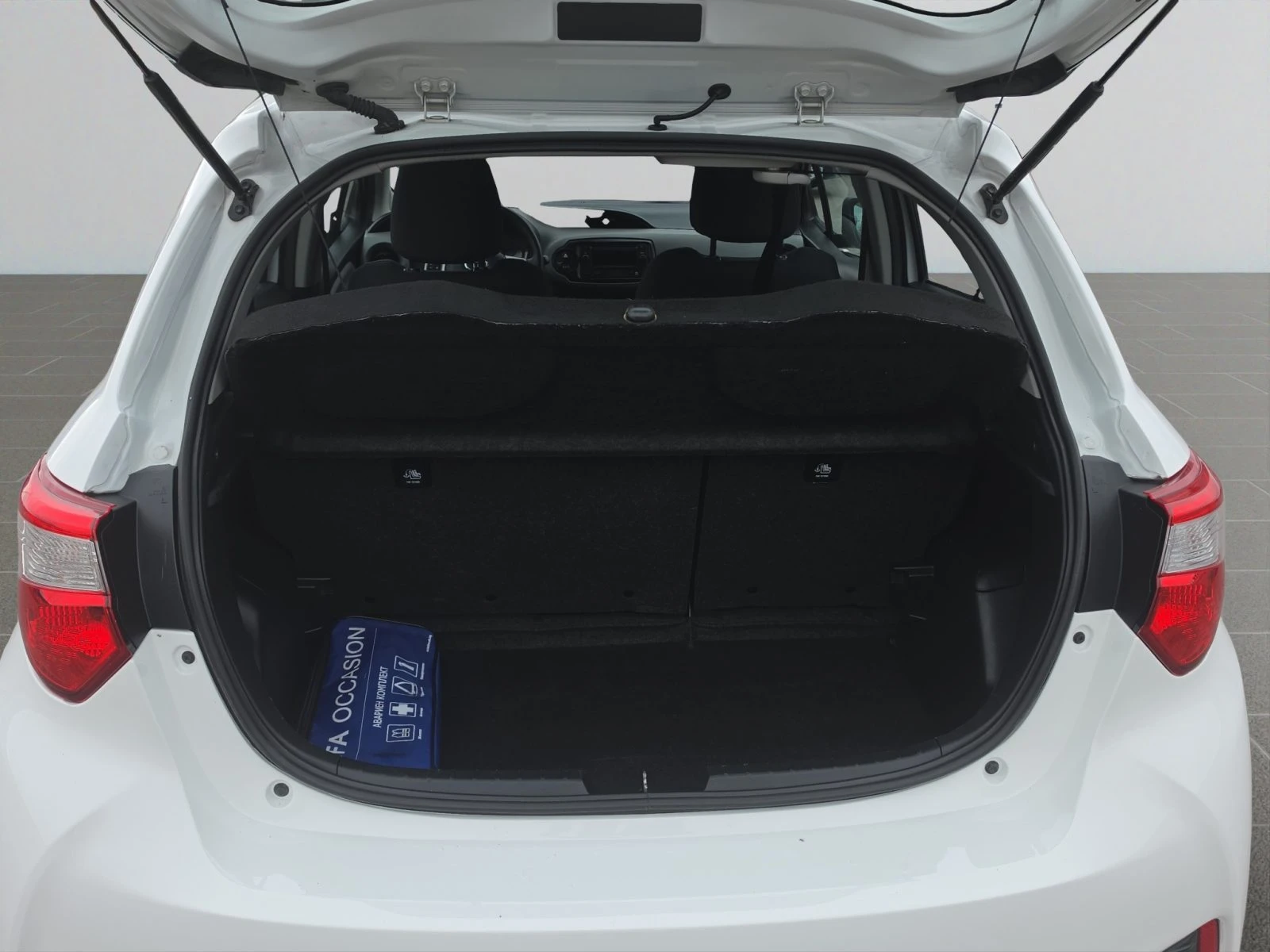 Toyota Yaris HYBRID 1.5E / 75HP EAT E6//1910R08 | Mobile.bg � ����������� 13