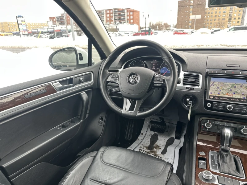 VW Touareg 3.0 TDI HIGHLINE, снимка 10 - Автомобили и джипове - 49389195