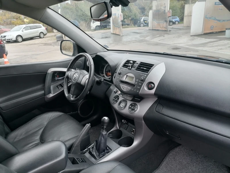 Toyota Rav4 2.2, снимка 8 - Автомобили и джипове - 52324628