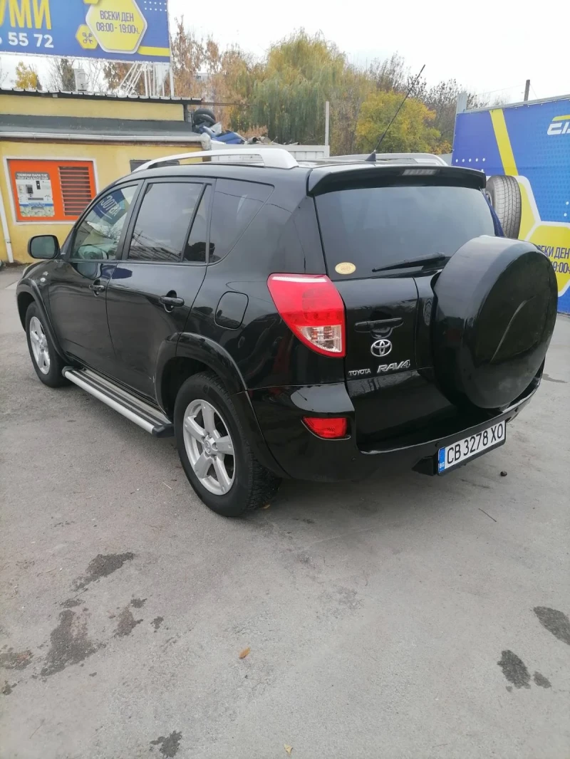 Toyota Rav4 2.2, снимка 7 - Автомобили и джипове - 52324628