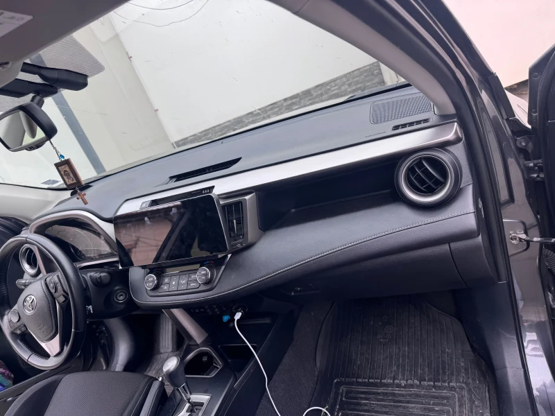 Toyota Rav4, снимка 6 - Автомобили и джипове - 53498439