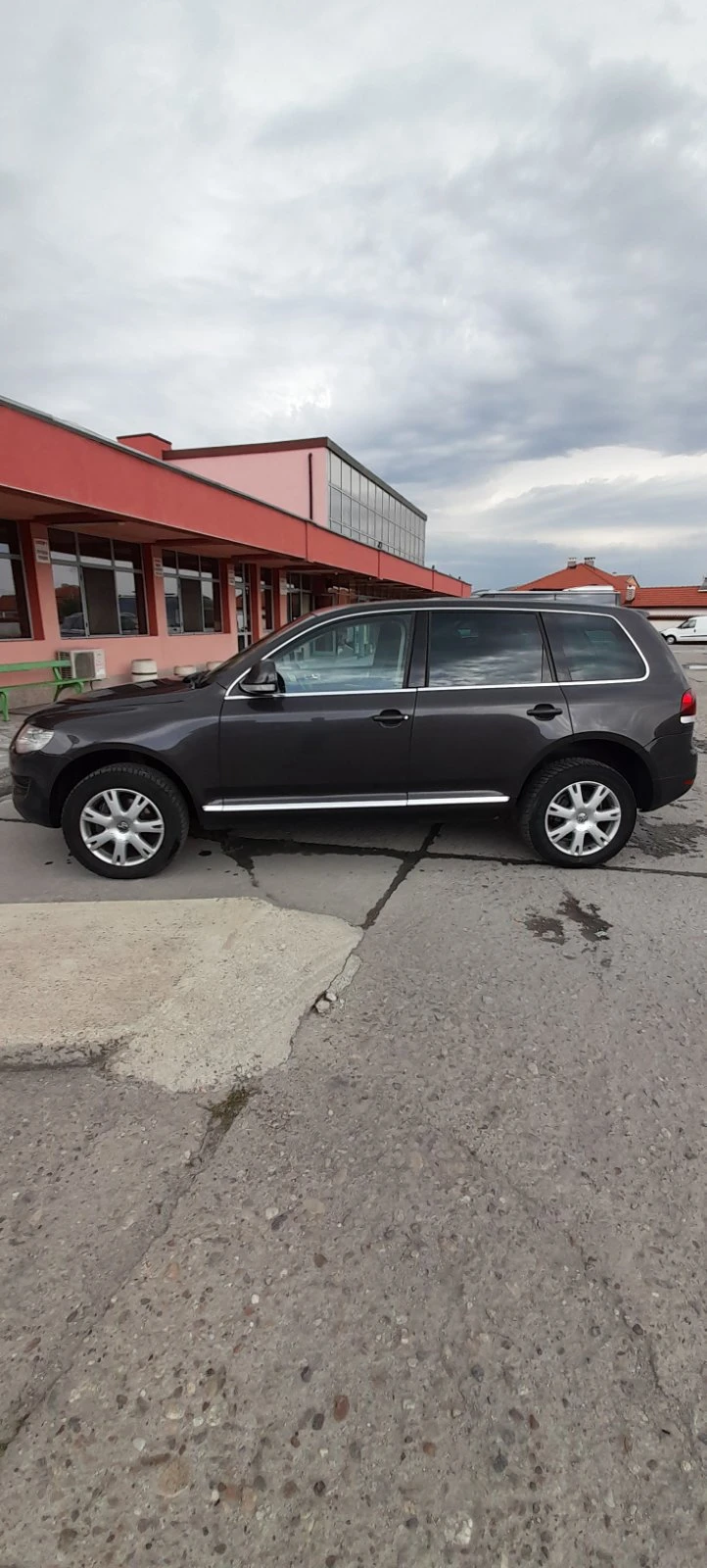 VW Touareg, снимка 2 - Автомобили и джипове - 48048160