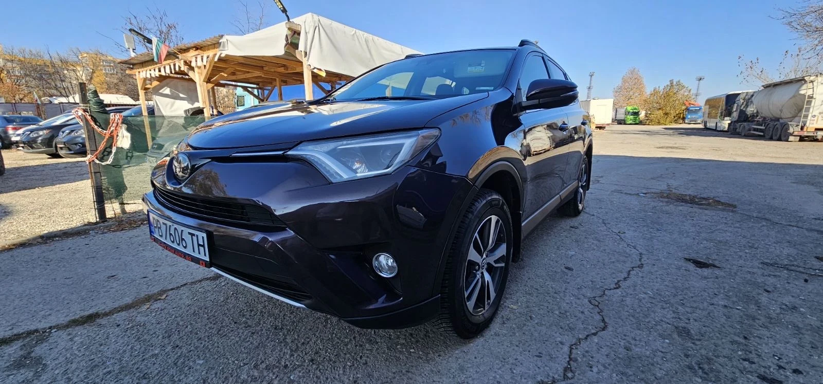 Toyota Rav4 2.5 XLE AWD - изображение 2