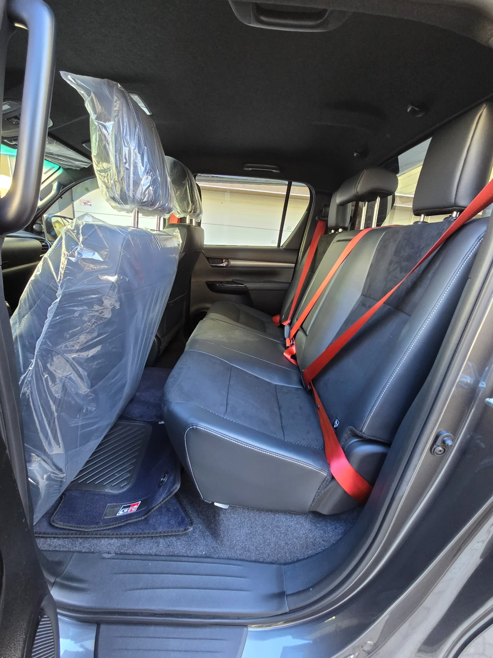 Toyota Hilux TOYOTA HILUX GR2, 2.8 DOUBLE CAB, НАЛИЧЕН , снимка 10 - Автомобили и джипове - 53813923