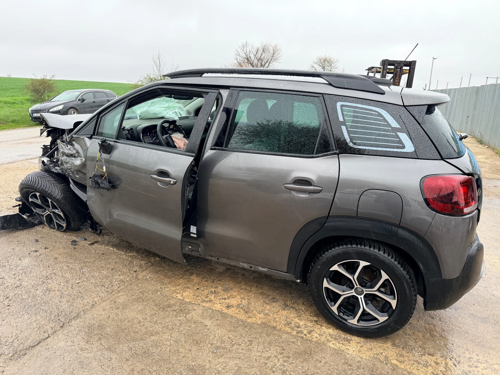 Citroen C3 Aircross 1.2 PureTech, снимка 4 - Автомобили и джипове - 54321062