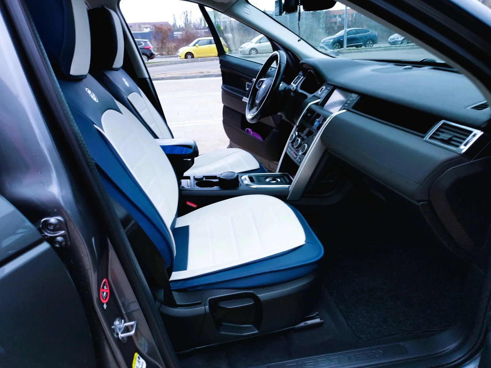 Land Rover Discovery Sport 2.0D -Limited Edition , снимка 10 - Автомобили и джипове - 54570453