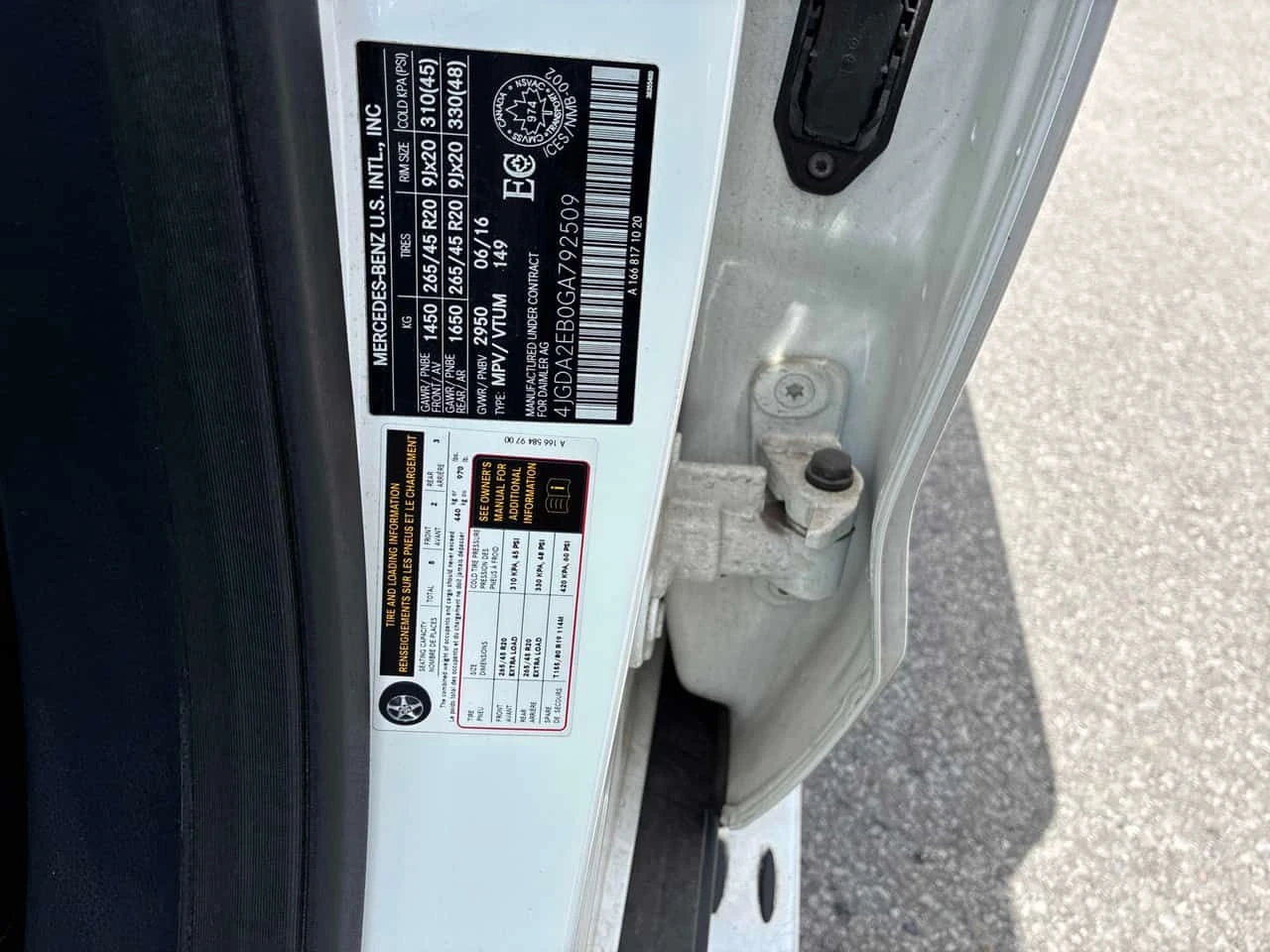 Mercedes-Benz GLE 350 ДИСТРОНИК * H/K * PANO * ПОДГРЕВИ * KEYLESS, снимка 16 - Автомобили и джипове - 54976546