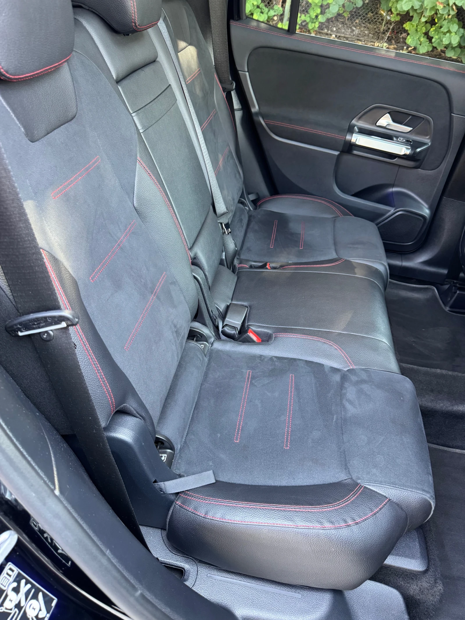 Mercedes-Benz GLB 220CDI 4 MATIC AMG, снимка 15 - Автомобили и джипове - 55591949