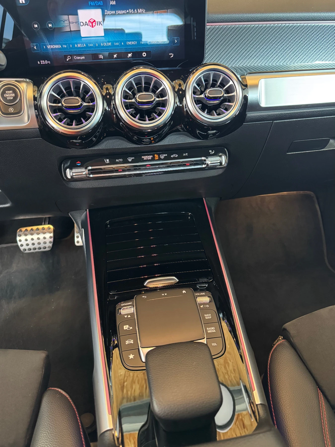 Mercedes-Benz GLB 220CDI 4 MATIC AMG, снимка 13 - Автомобили и джипове - 55591949