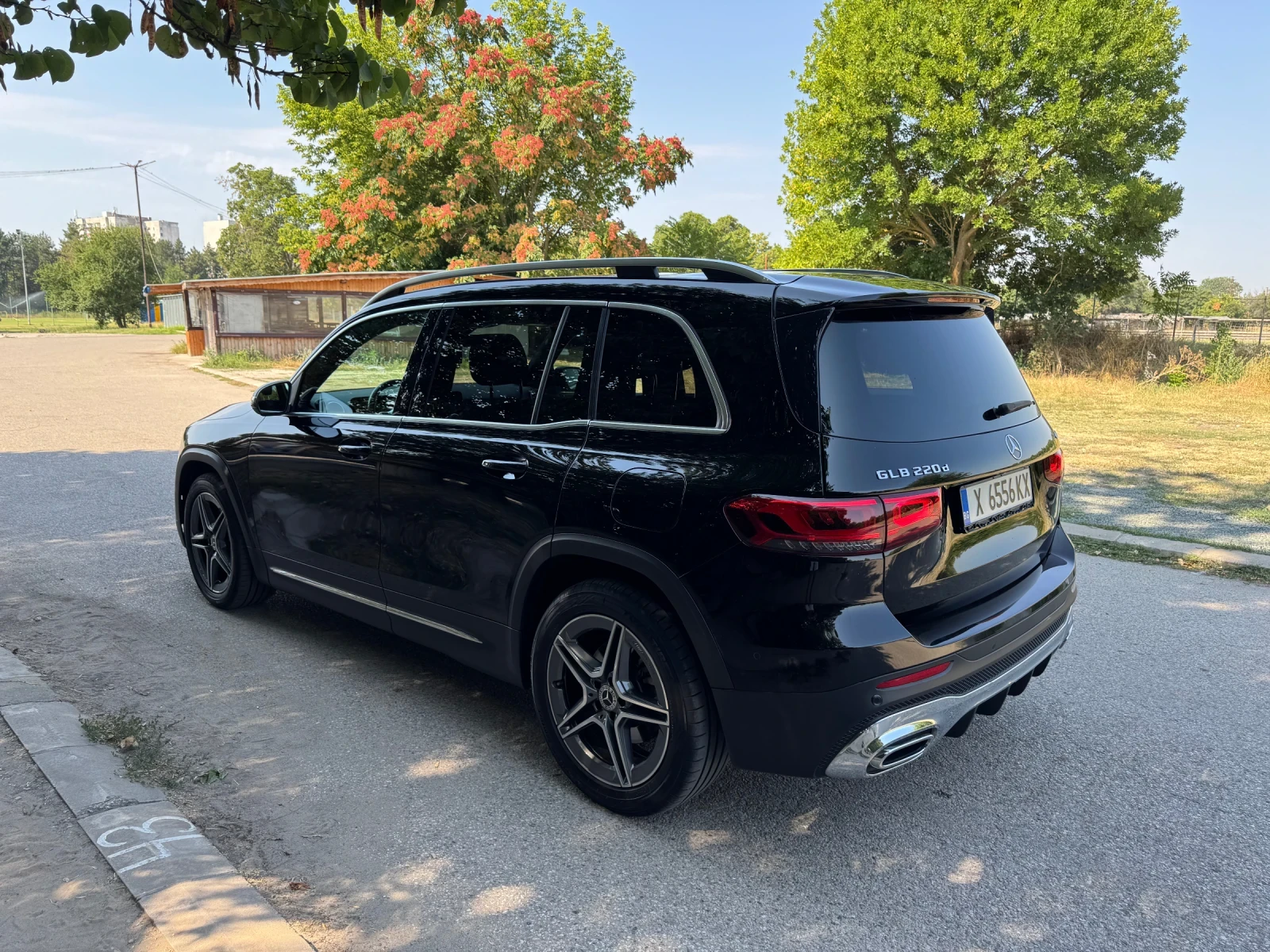 Mercedes-Benz GLB 220CDI 4 MATIC AMG, снимка 6 - Автомобили и джипове - 55591949