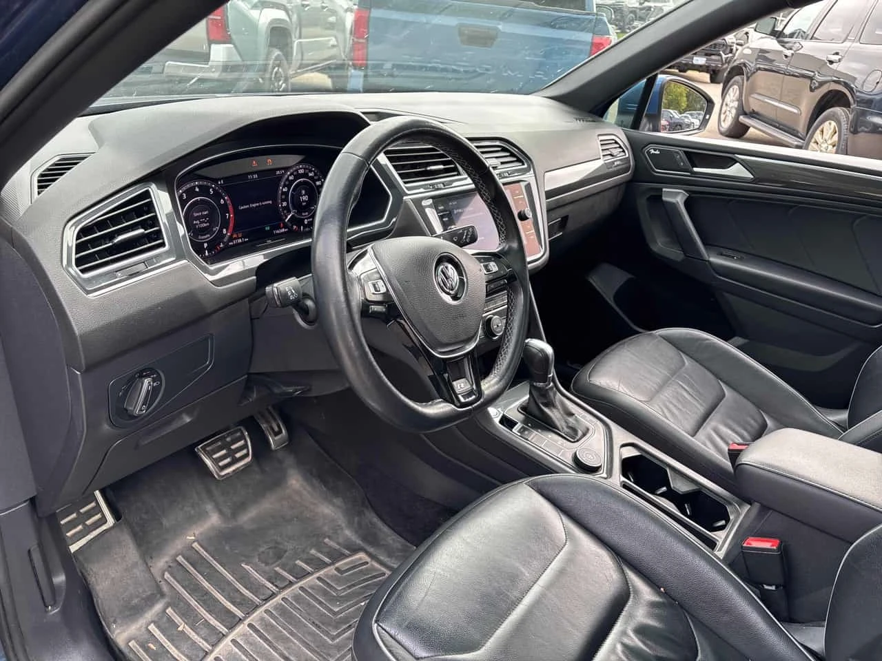 VW Tiguan * Highline * АВТОКРЕДИТ * ГЛАВНО ПРЕДСТАВИТЕЛСТВО , снимка 7 - Автомобили и джипове - 56270361