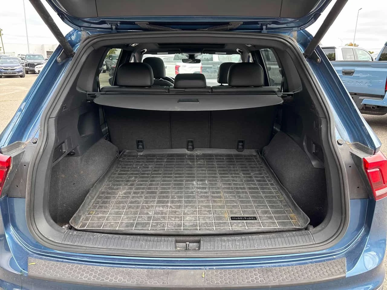 VW Tiguan * Highline * АВТОКРЕДИТ * ГЛАВНО ПРЕДСТАВИТЕЛСТВО , снимка 13 - Автомобили и джипове - 56270361