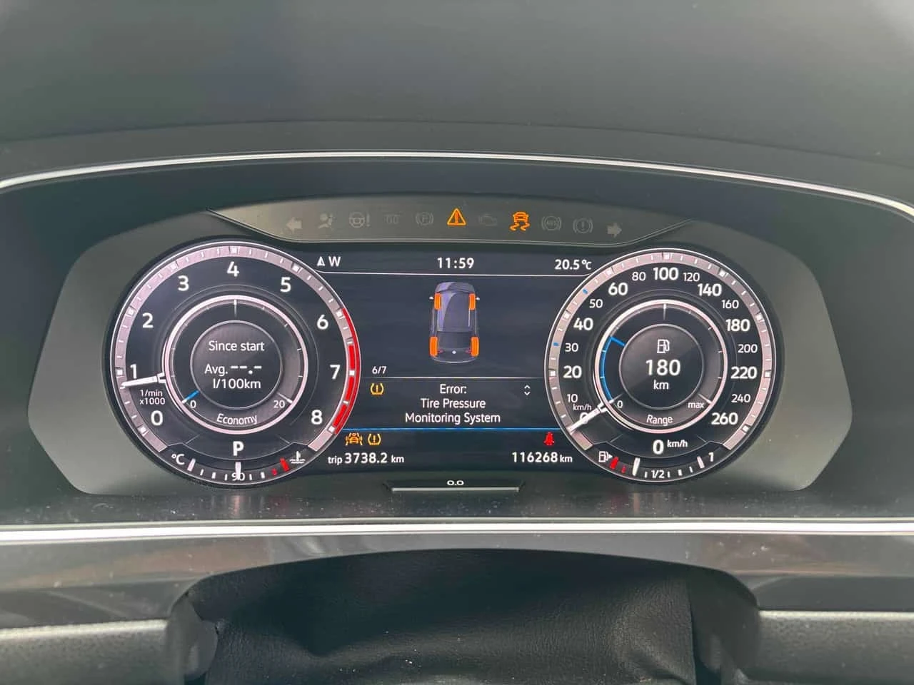 VW Tiguan * Highline * АВТОКРЕДИТ * ГЛАВНО ПРЕДСТАВИТЕЛСТВО , снимка 10 - Автомобили и джипове - 56270361