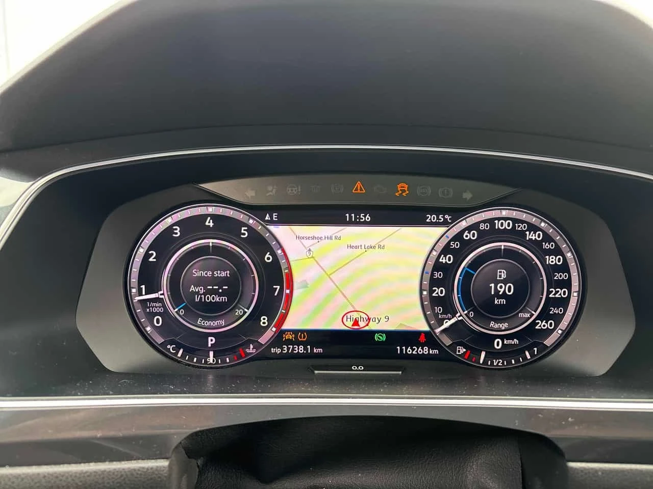 VW Tiguan * Highline * АВТОКРЕДИТ * ГЛАВНО ПРЕДСТАВИТЕЛСТВО , снимка 8 - Автомобили и джипове - 56270361