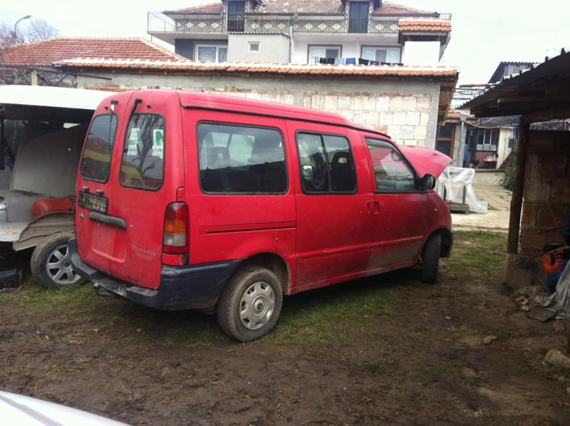 Nissan Vanette 2,3 D-на части, снимка 4 - Бусове и автобуси - 44176091