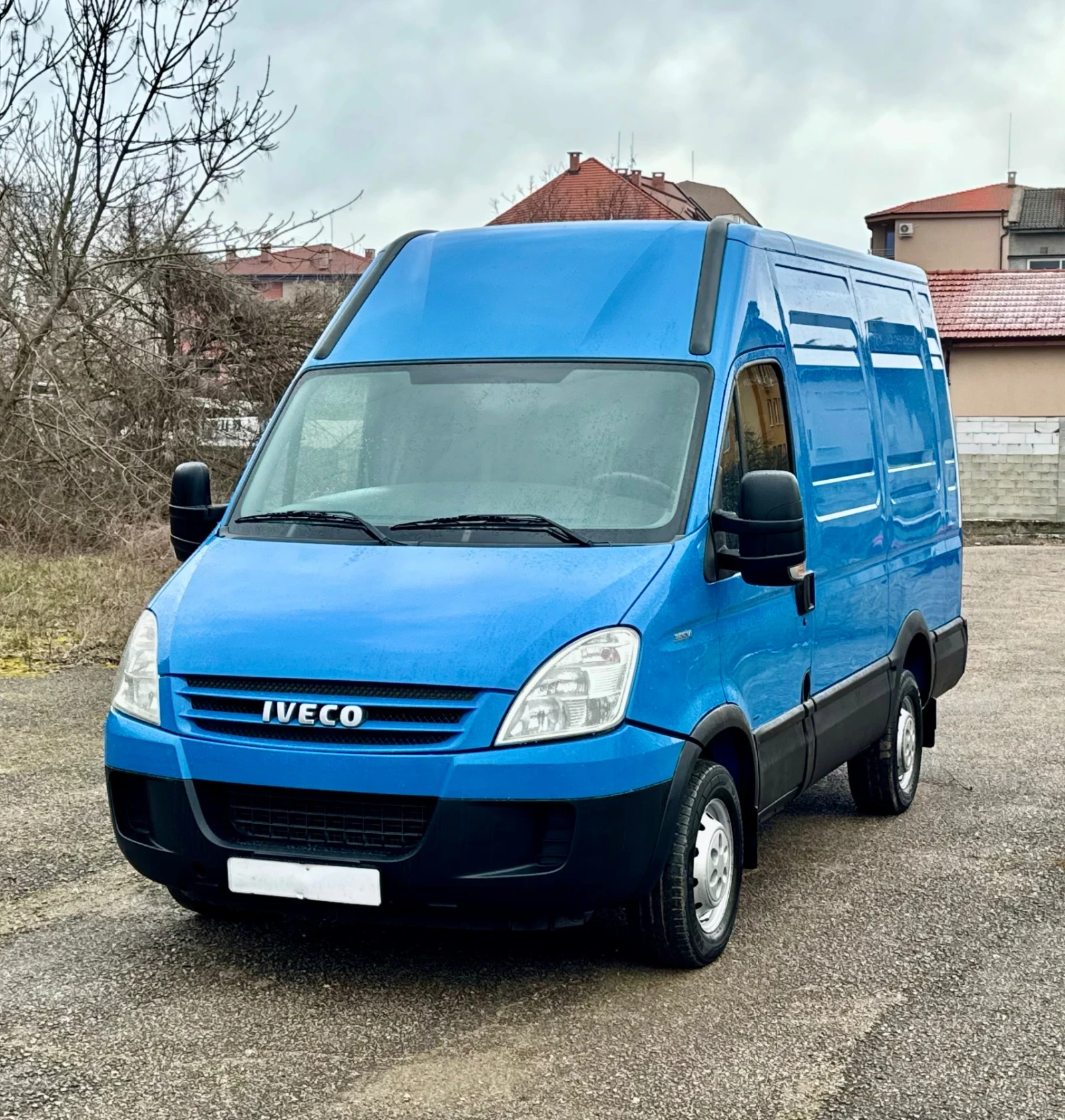 Iveco Daily Климатик* Седалка на Килограми* Сервизна История - изображение 2