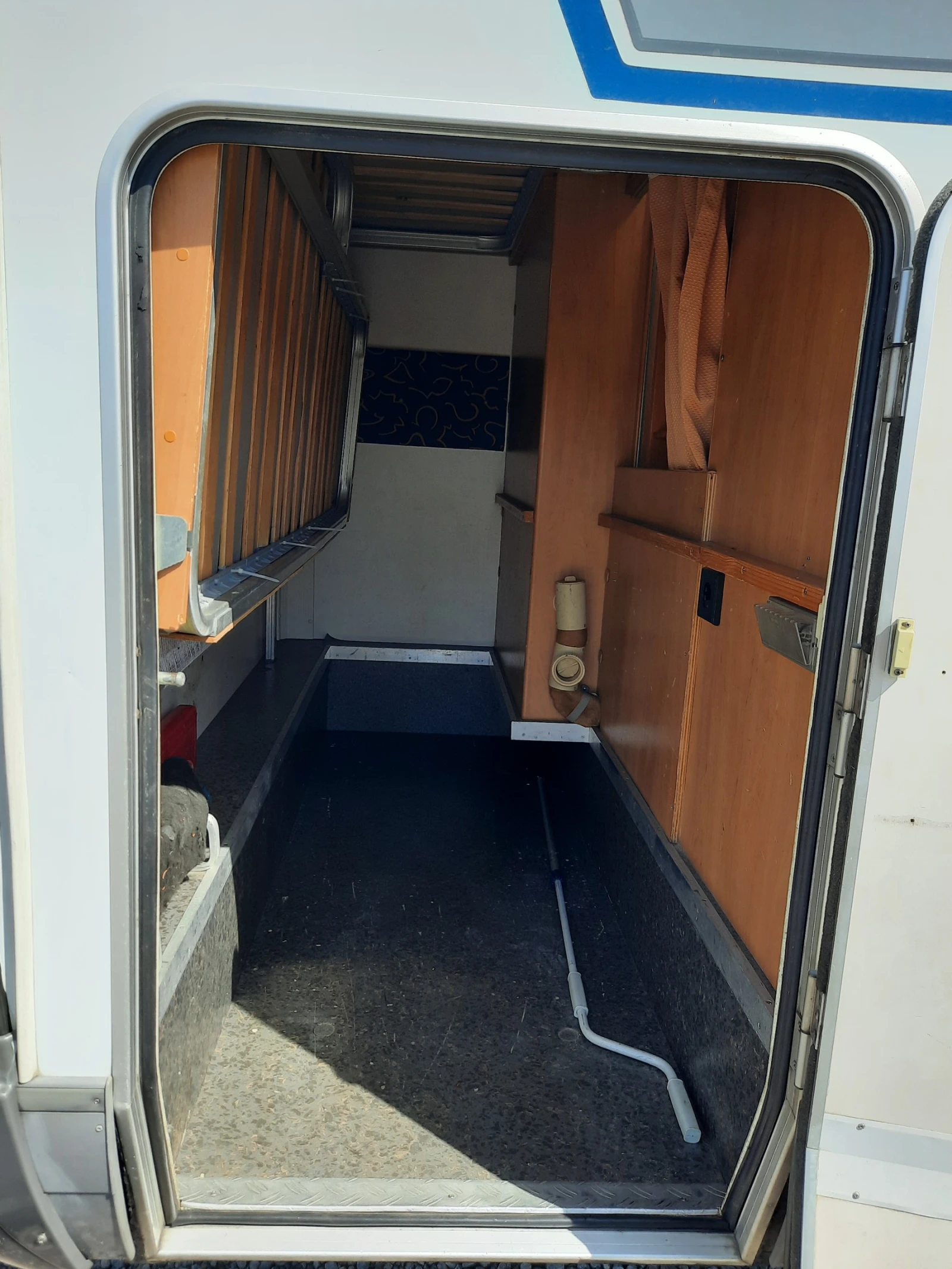 Кемпер HYMER / ERIBA 2.8 id TD, FIAT DUCATO Климатик на мотора. - изображение 6