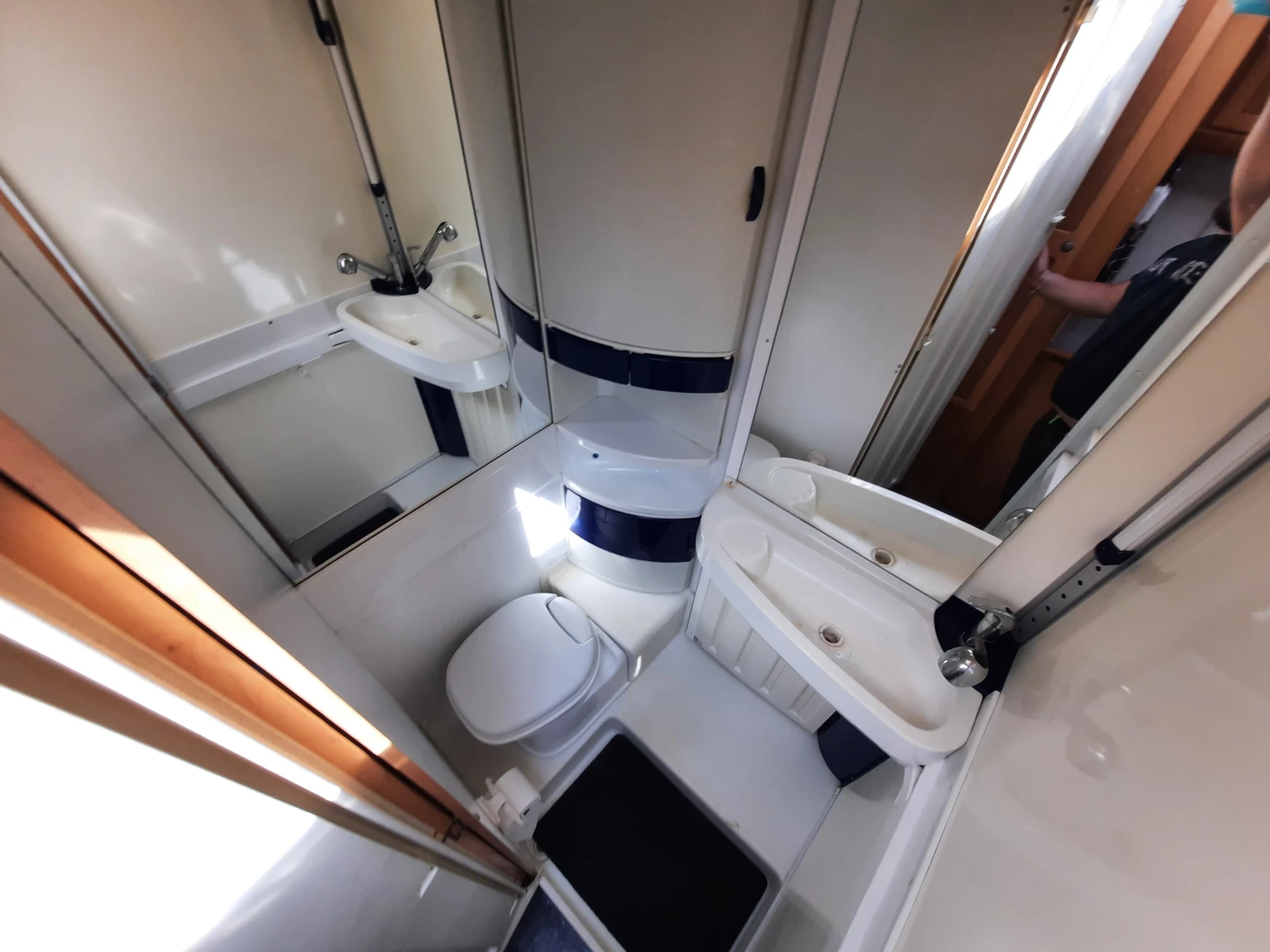 Кемпер HYMER / ERIBA 2.8 id TD, FIAT DUCATO Климатик на мотора. - изображение 10