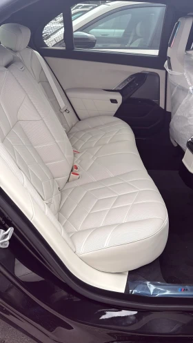 BMW 740 i xDrive/M SPORT PRO/3D HEAD UP/ICONIC GLOW/PANO, снимка 6
