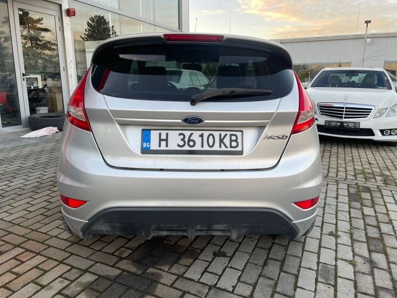 Ford Fiesta 1.6i ZETEC S ГАЗ, снимка 5 - Автомобили и джипове - 47010334