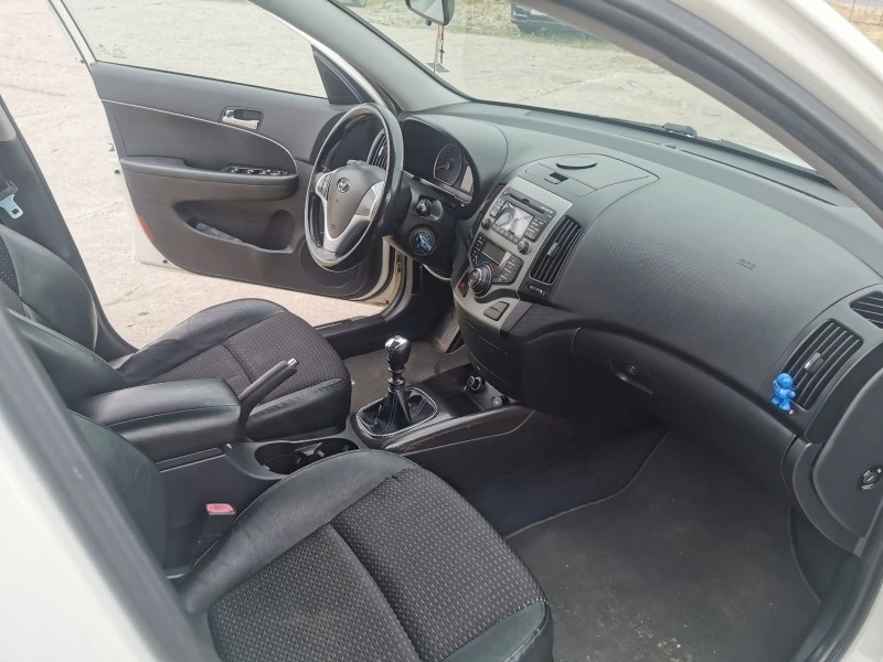 Hyundai I30 1.6crdi 115к.с, снимка 6 - Автомобили и джипове - 45482889